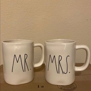 His and hers mugs